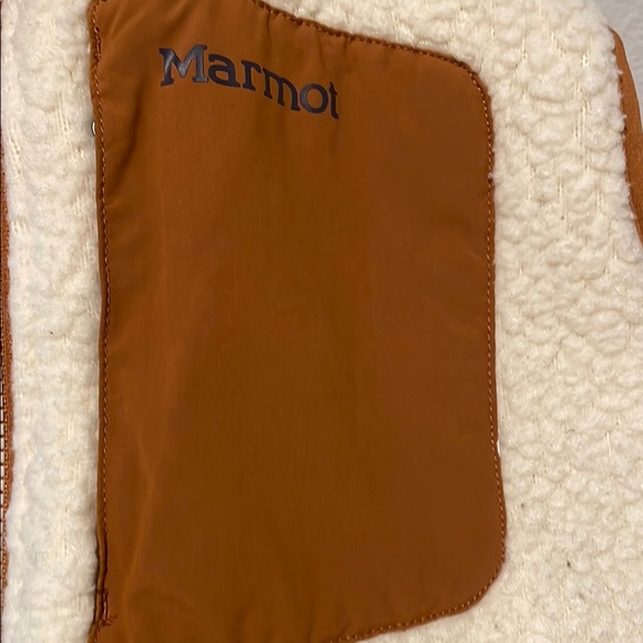 Marmot Tan and Cream Fleece Vest comfort and style - Picture 9 of 12